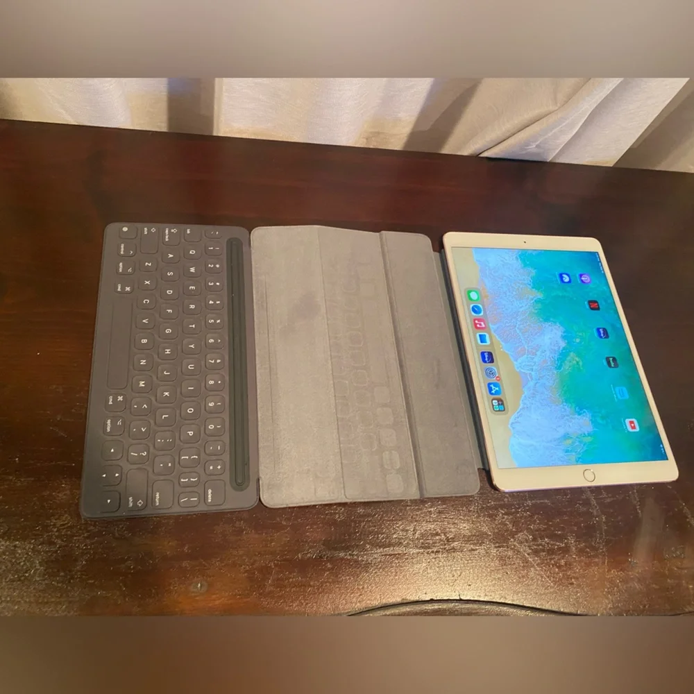 Apple Smart Keyboard for iPad